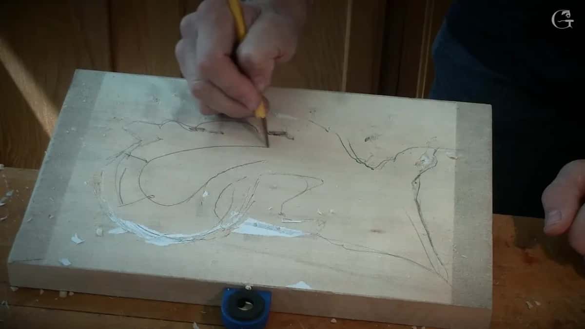 Pencil tracing the outline