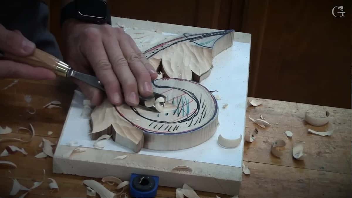 Long gouge running out of the hollow