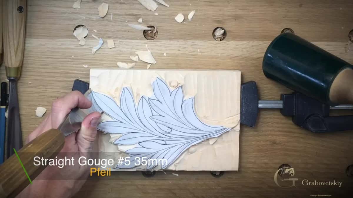 Screen caption naming a straight #5 gouge, 35 mm, by Pfeil