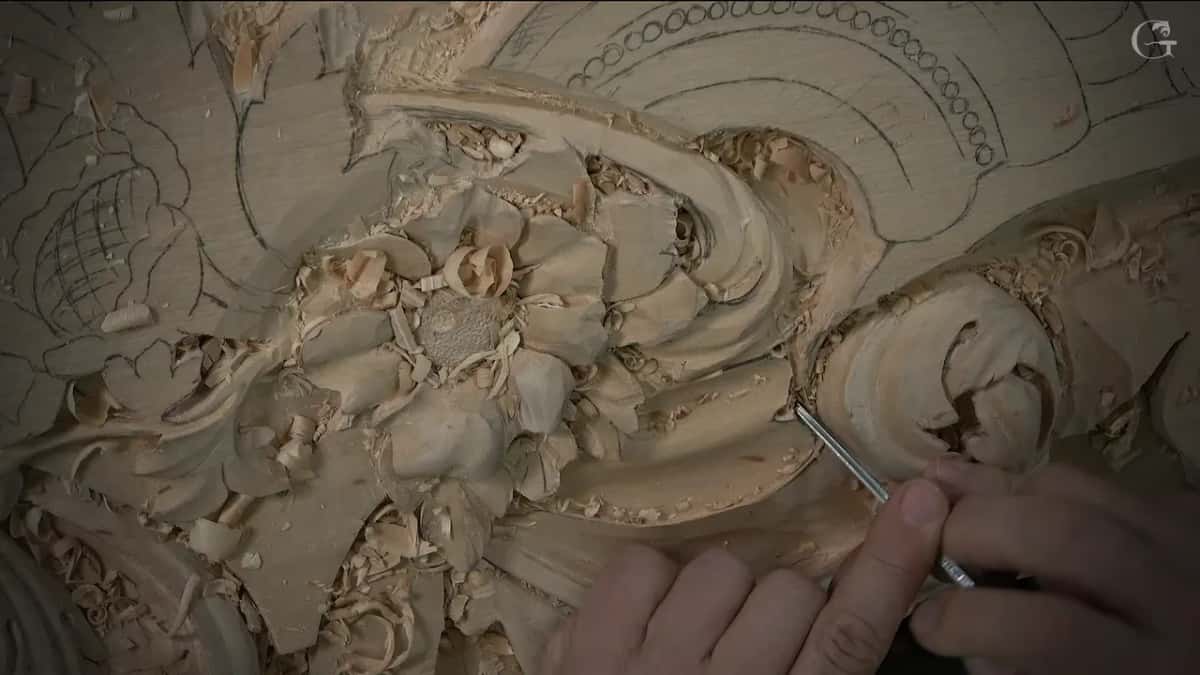 Fine steel at the scroll edge