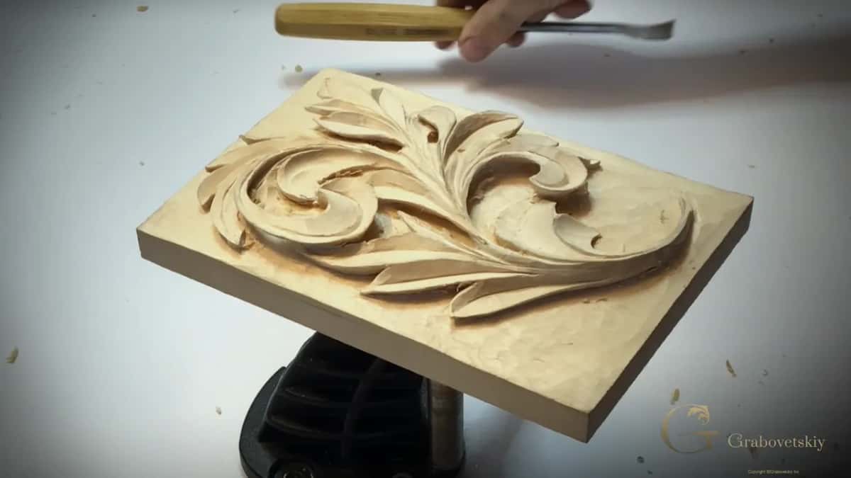 Gouge held over the top edge