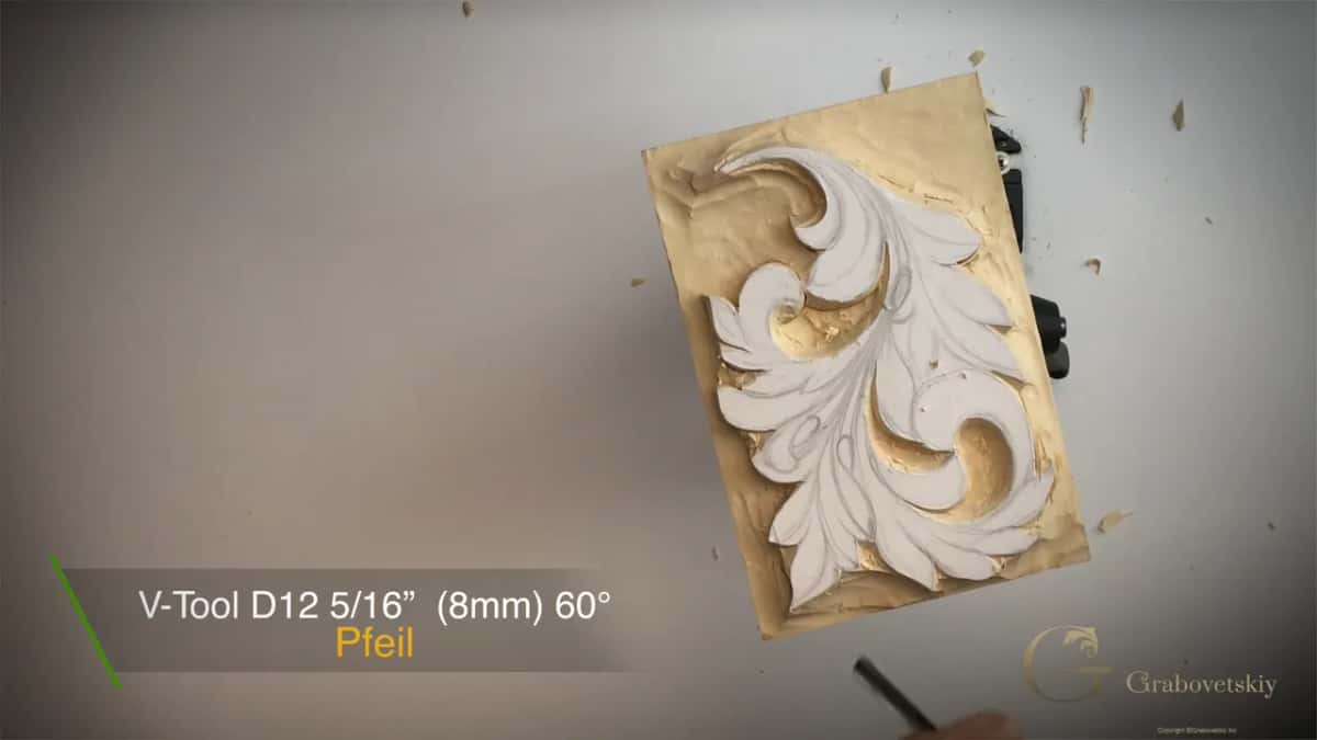 Card for an 8 mm V tool