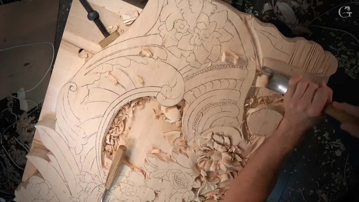 Big gouge against the round shape at the top right, a second gouge lying below