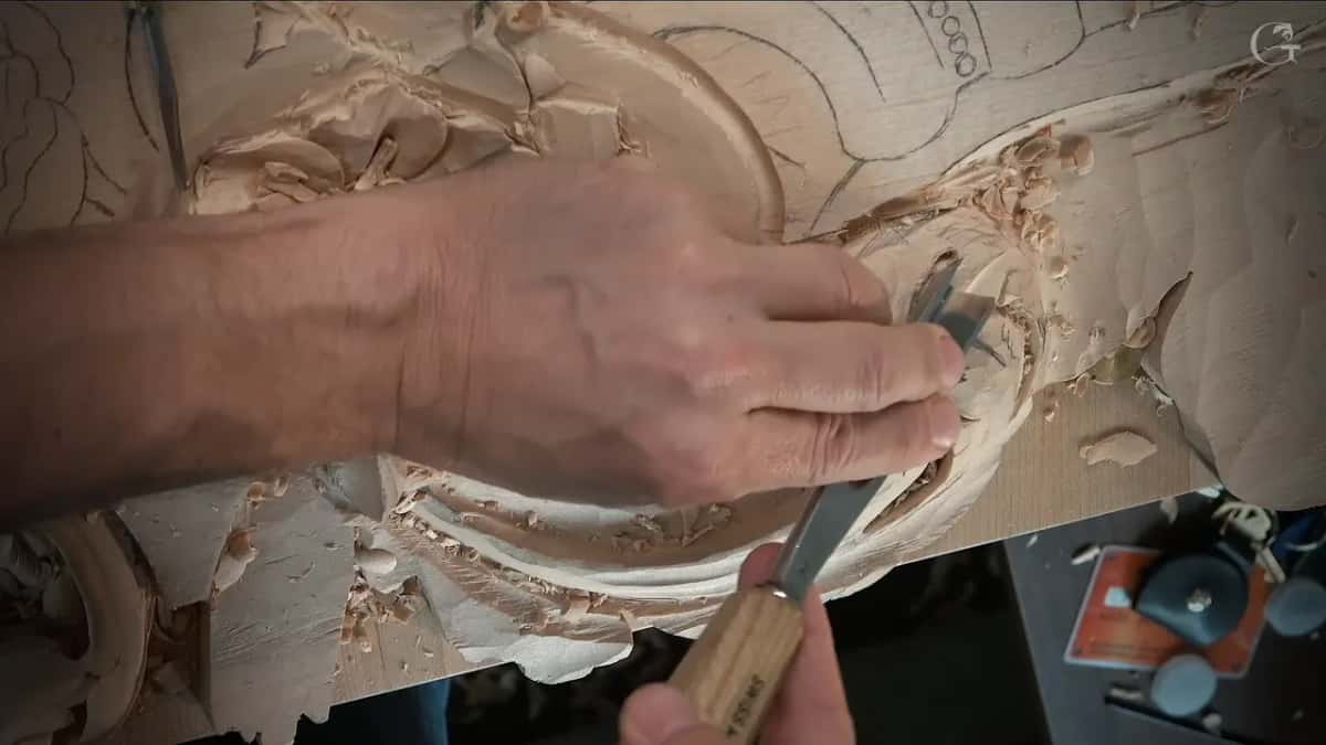 Same pale handle, closer in