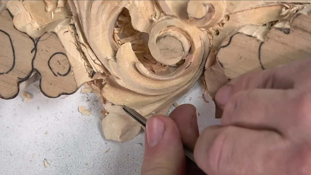Fine tool tip at the edge