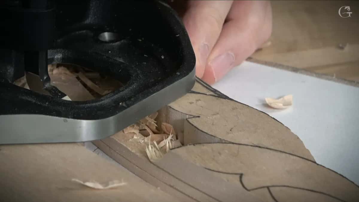 Router plane riding the blank