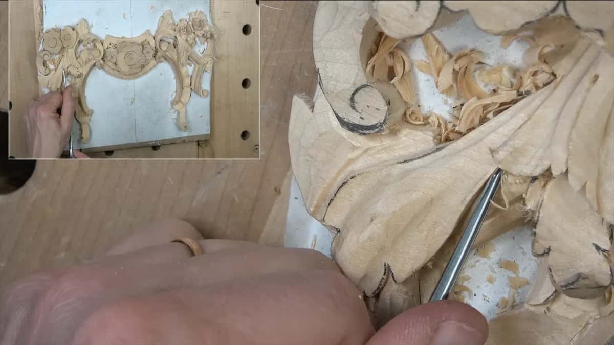 Thin tool under the leaf edge