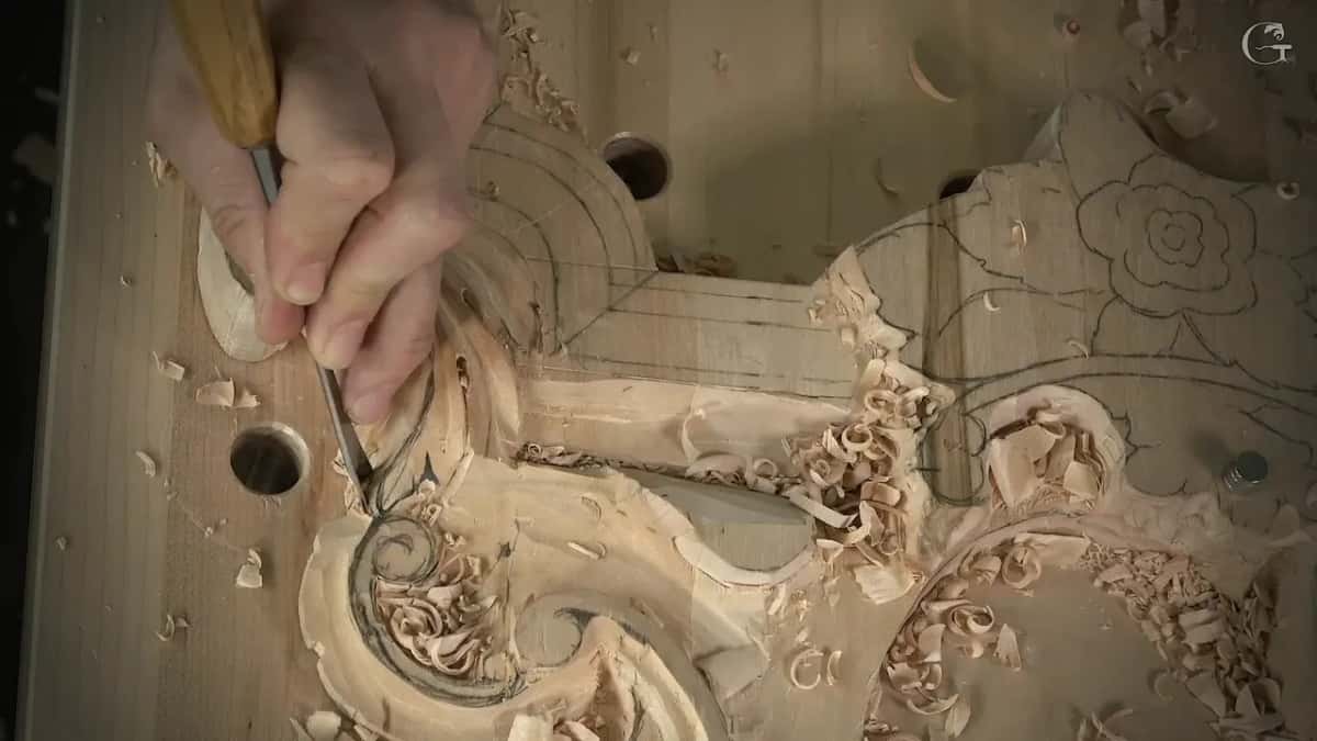 Small tool entering the curve where the leaf meets its volute